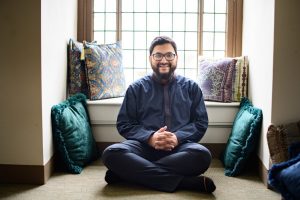 Imam Sohaib Sultan smiling, a lesson on suffering with grace