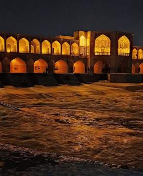 esfahan isfahan river iran zayanderood